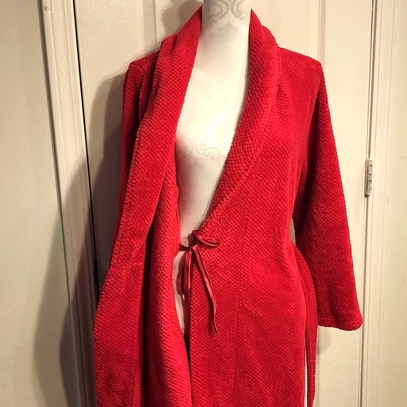 EUC!!!! Laura Ashley Plush Robe - Picture 2 of 3